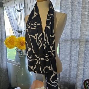 Kiss Black & White Chain Link Pattern Scarf